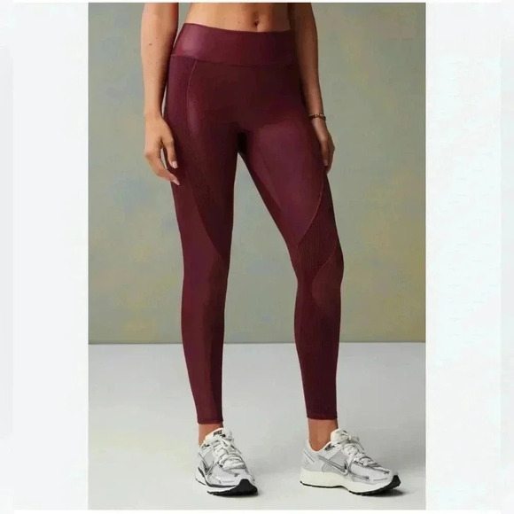 NWT Motion365+ Contour High-Waisted Legging size XS merlot shine - Picture 2 of 11